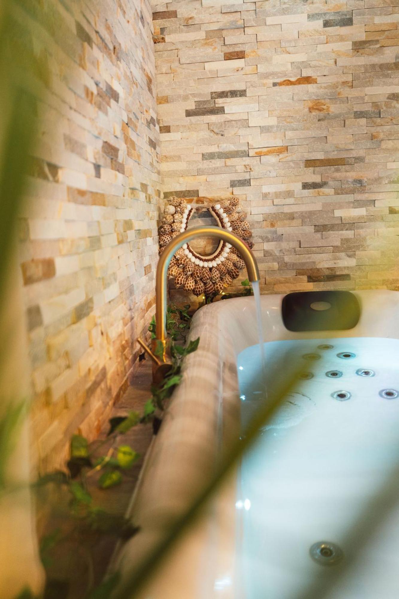 Suite And Spa La Perla Bianca Grabels Ngoại thất bức ảnh